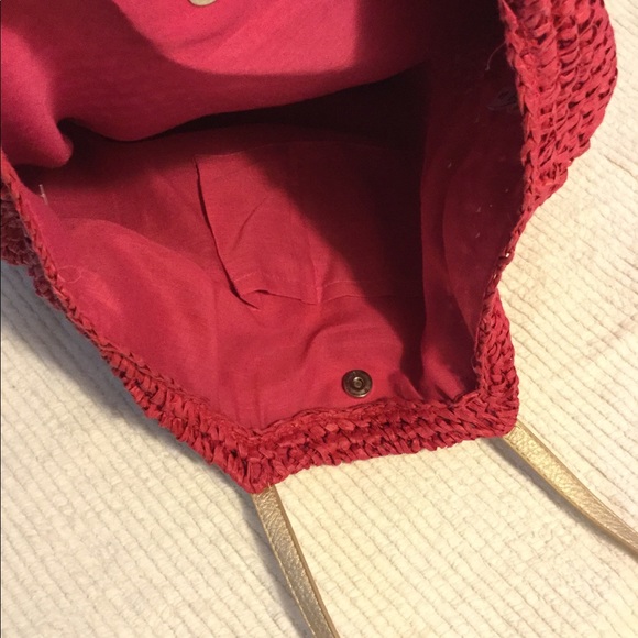 Woven Large Pink, straw bag, tote, gold handles - Picture 7 of 7